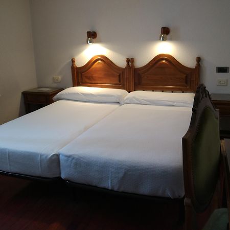 Hotel Los Perales ปัวบลา เด ซานาเบรีย ภายนอก รูปภาพ