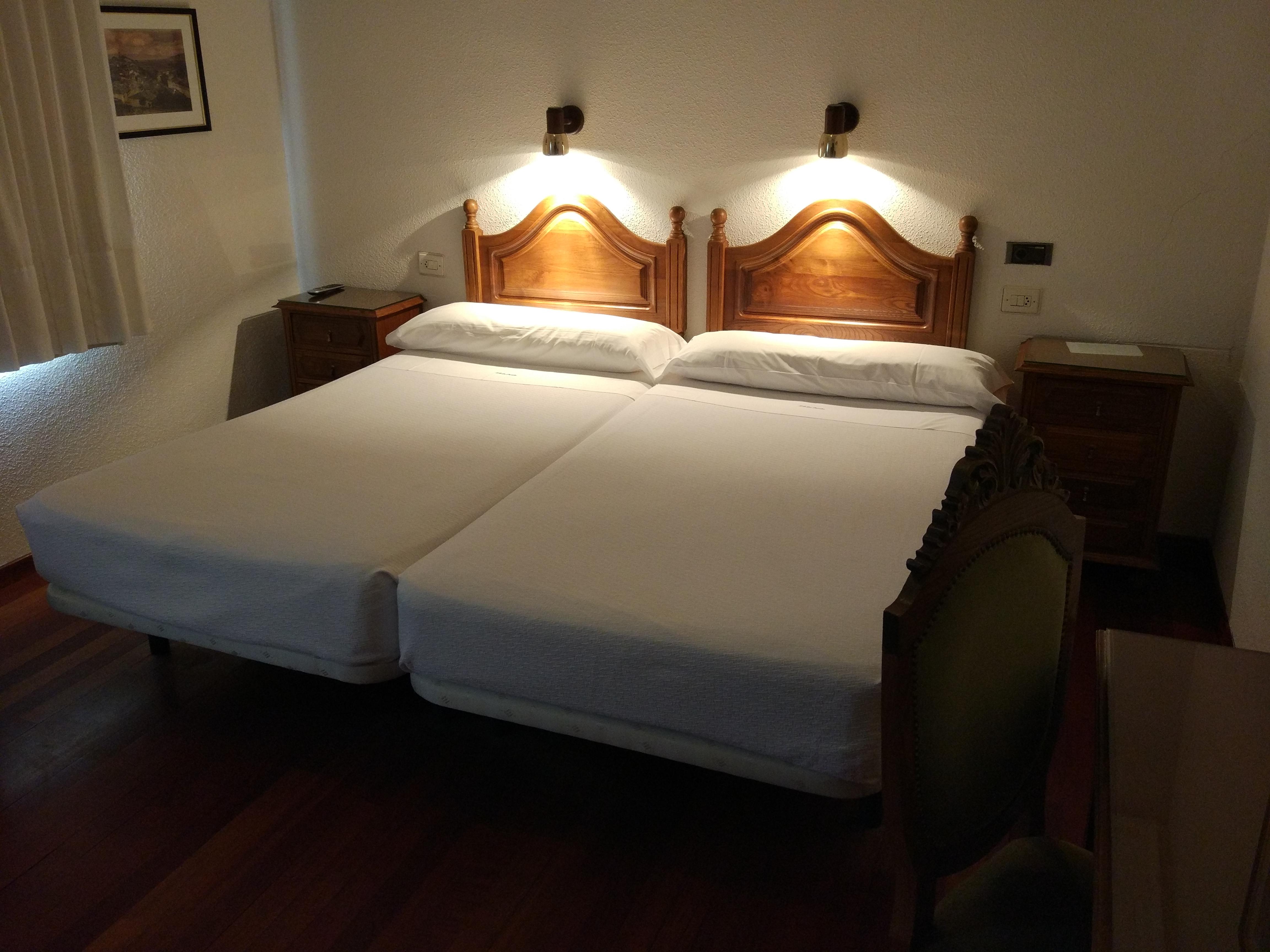 Hotel Los Perales ปัวบลา เด ซานาเบรีย ภายนอก รูปภาพ