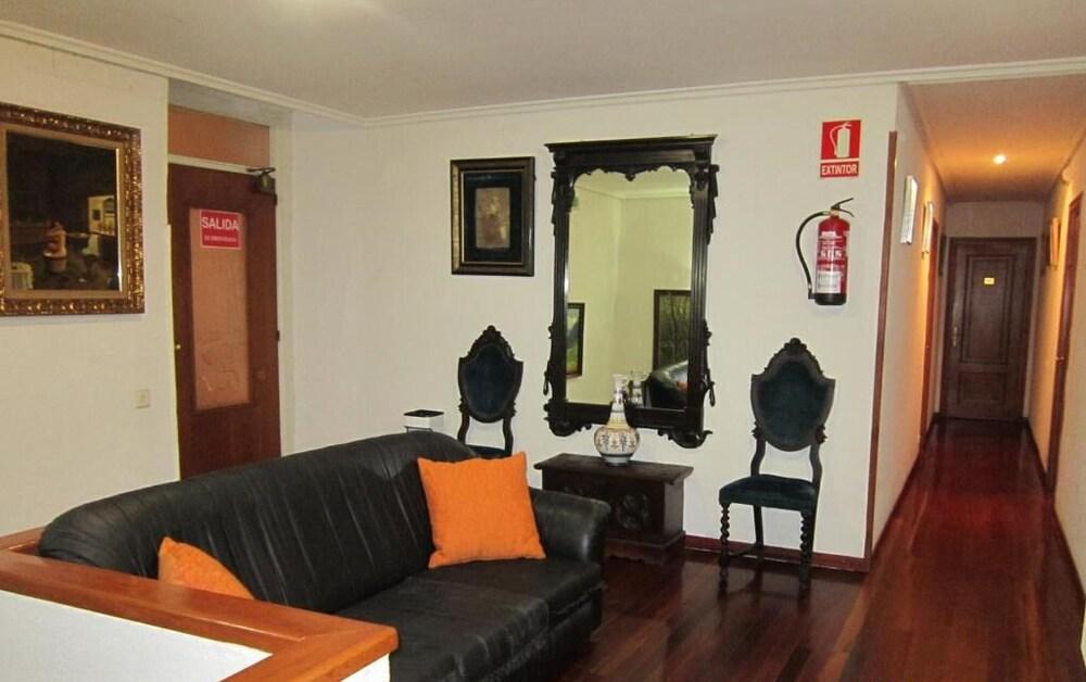 Hotel Los Perales ปัวบลา เด ซานาเบรีย ภายนอก รูปภาพ