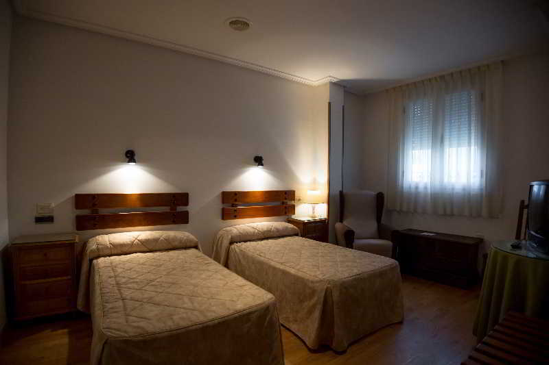 Hotel Los Perales ปัวบลา เด ซานาเบรีย ภายนอก รูปภาพ