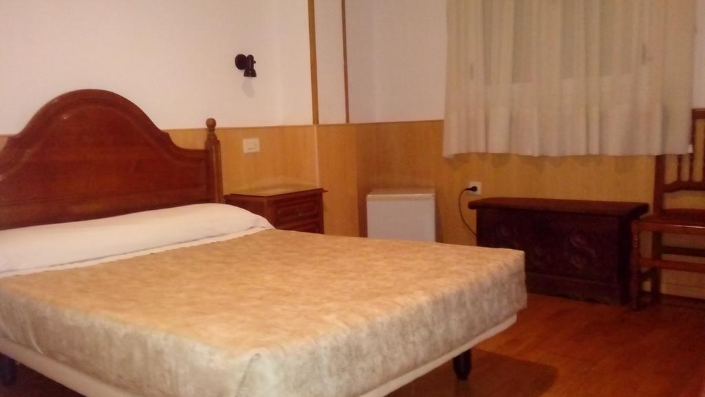 Hotel Los Perales ปัวบลา เด ซานาเบรีย ภายนอก รูปภาพ