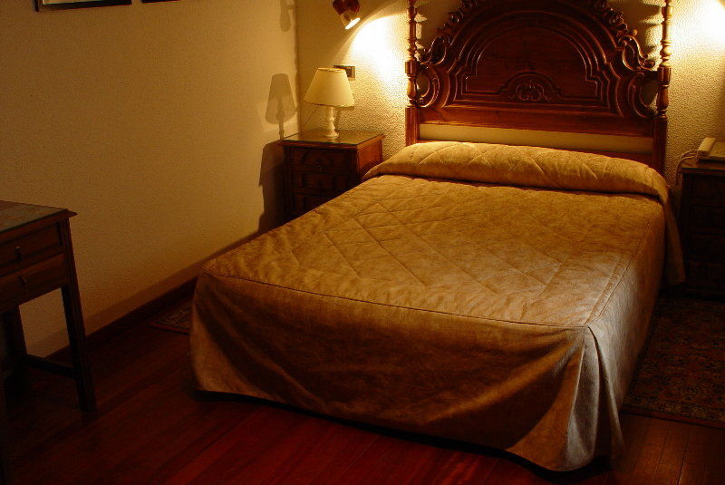 Hotel Los Perales ปัวบลา เด ซานาเบรีย ภายนอก รูปภาพ